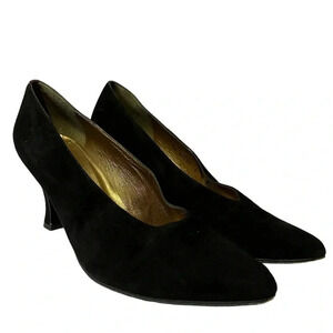 Stuart Weitzman Contemporary Black Suede Heels Size 7 Office Career